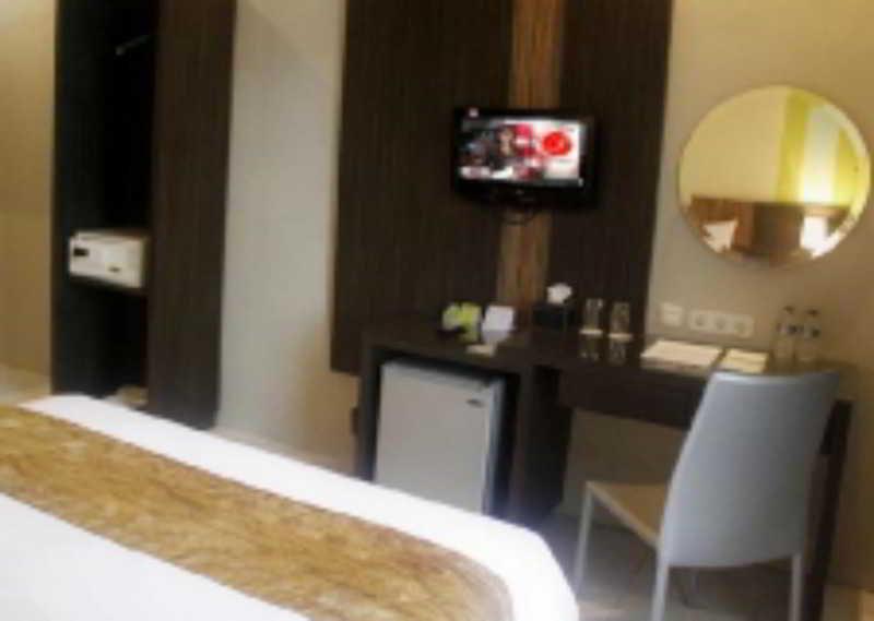 Pose In Hotel Γιογκιακάρτα Εξωτερικό φωτογραφία