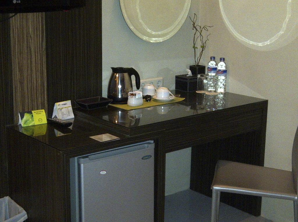 Pose In Hotel Γιογκιακάρτα Εξωτερικό φωτογραφία